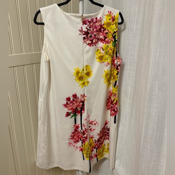 Tommy Hilfiger Floral Sheath Dress with Pockets - Picture 3 of 7